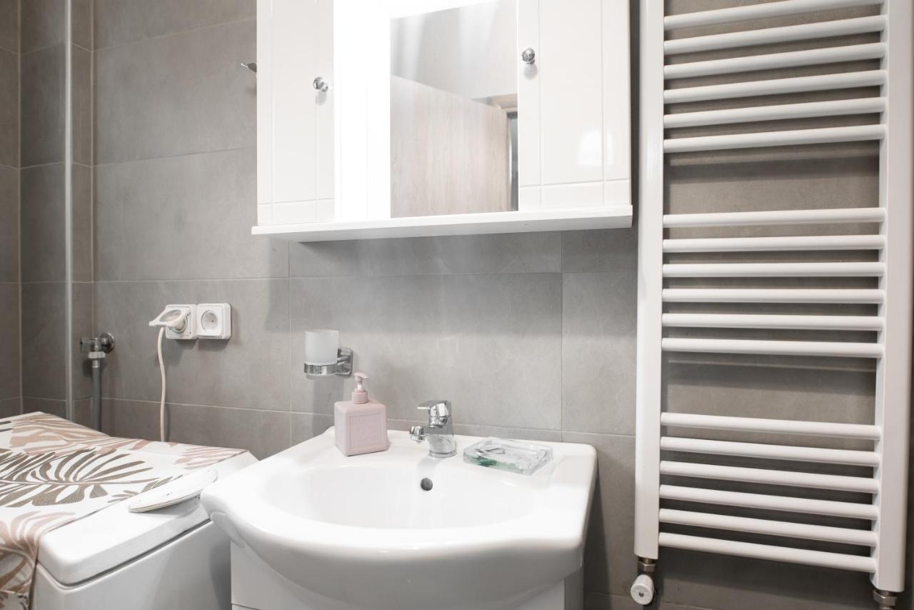 Cozy Cityscape Apartment In Афіни Екстер'єр фото
